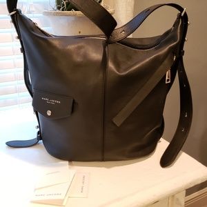 Marc Jacobs The Sling Large Size in Black